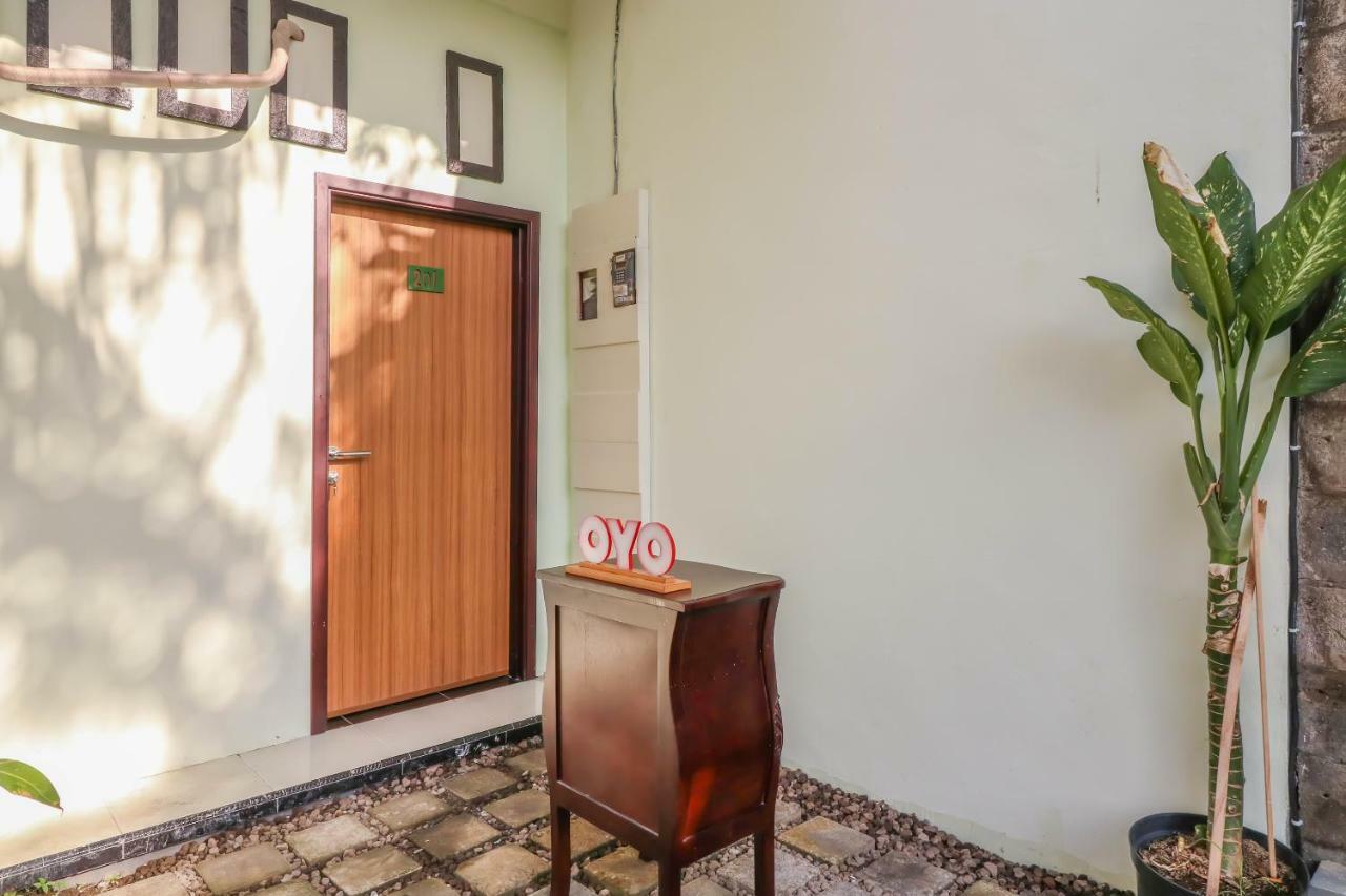 Oyo 1445 Jimbaran 12 Residence Exterior photo